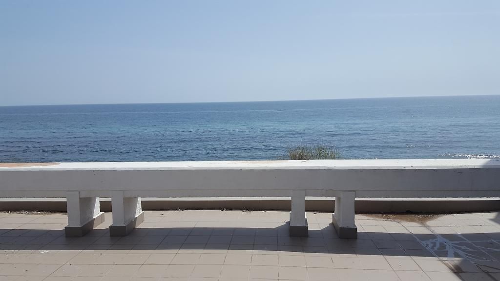 Vedere directă către mare de pe terasă
